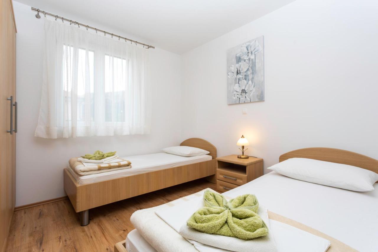 Apartments Mia บัชกา ภายนอก รูปภาพ